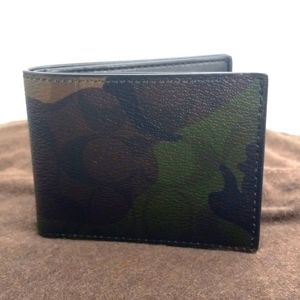 NWOT MEN COACH CAMO LEATHER DARK GREEN BI-FOLD WALLET